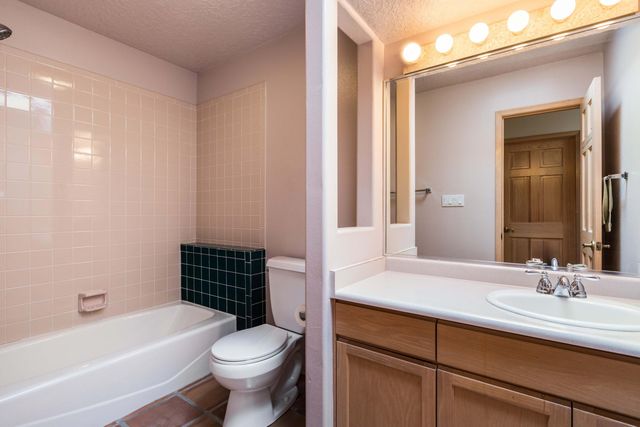 2760 Cliffrose Drive NE, Albuquerque, NM 87122