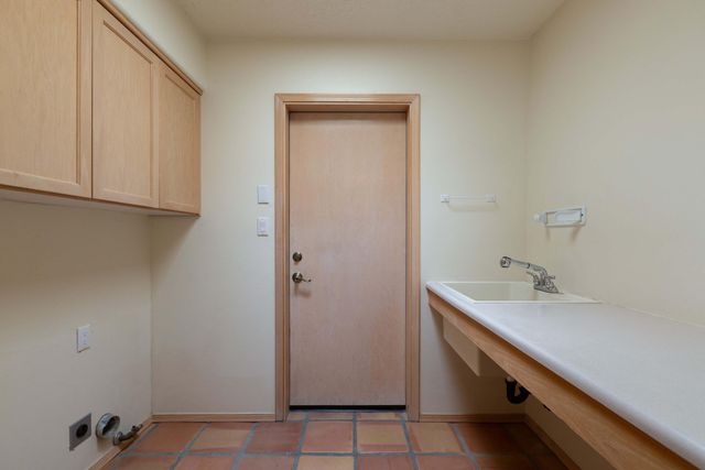 2760 Cliffrose Drive NE, Albuquerque, NM 87122