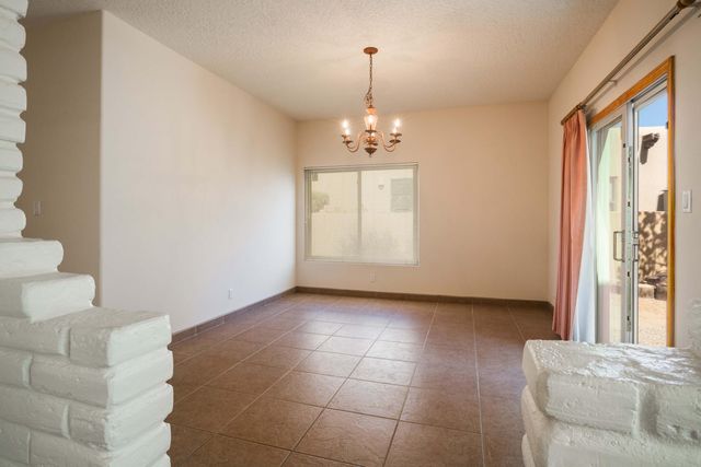 2760 Cliffrose Drive NE, Albuquerque, NM 87122