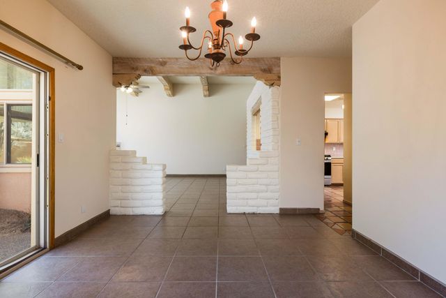 2760 Cliffrose Drive NE, Albuquerque, NM 87122