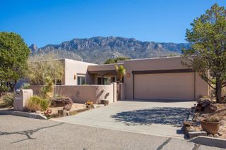 2760 Cliffrose Drive NE, Albuquerque, NM 87122