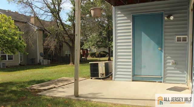 49 Tanglewood Court, South Brunswick, NJ 08852