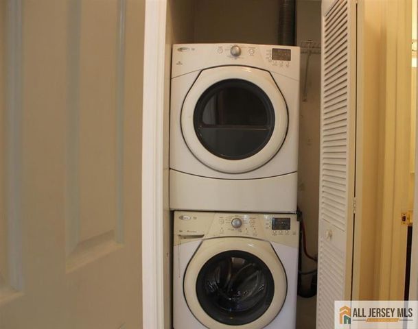 49 Tanglewood Court, South Brunswick, NJ 08852