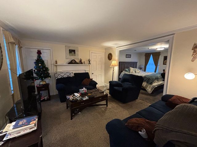 62 Central St, Fitchburg, MA 01420