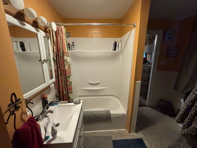 62 Central St, Fitchburg, MA 01420