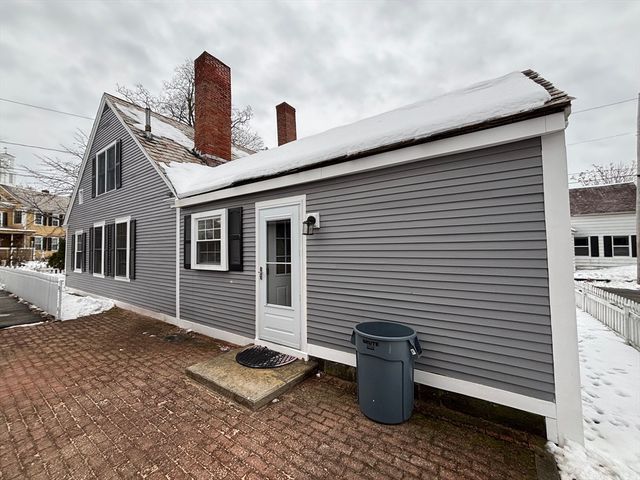 62 Central St, Fitchburg, MA 01420