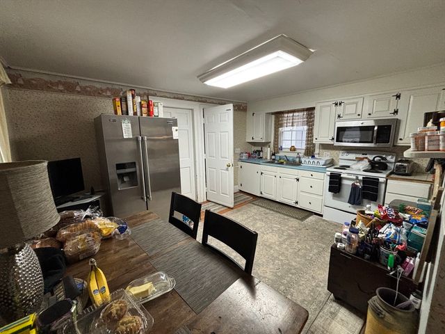 62 Central St, Fitchburg, MA 01420