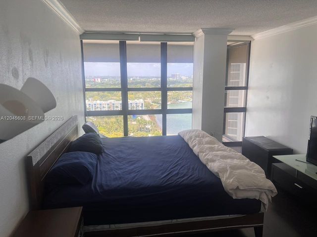 600 NE 36 St PH22, Miami, FL 33137
