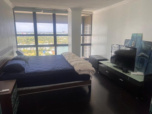 600 NE 36 St PH22, Miami, FL 33137