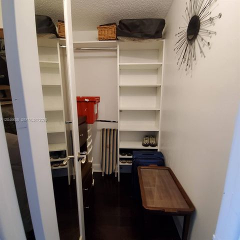 600 NE 36 St PH22, Miami, FL 33137