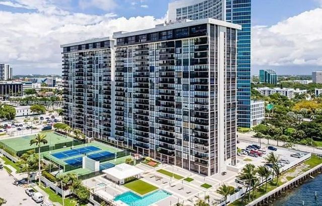 600 NE 36 St PH22, Miami, FL 33137