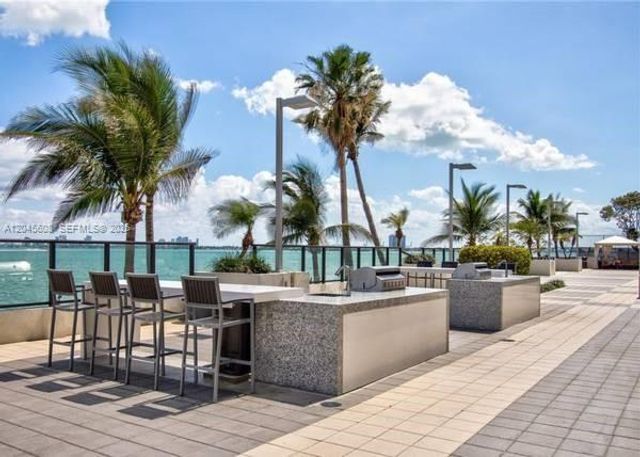 600 NE 36 St PH22, Miami, FL 33137