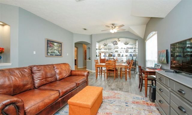 8206 Sierra Dawn Drive, Tomball, TX 77375