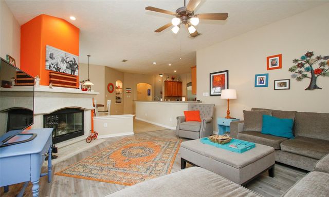 8206 Sierra Dawn Drive, Tomball, TX 77375