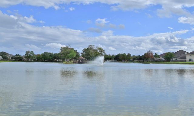 8206 Sierra Dawn Drive, Tomball, TX 77375