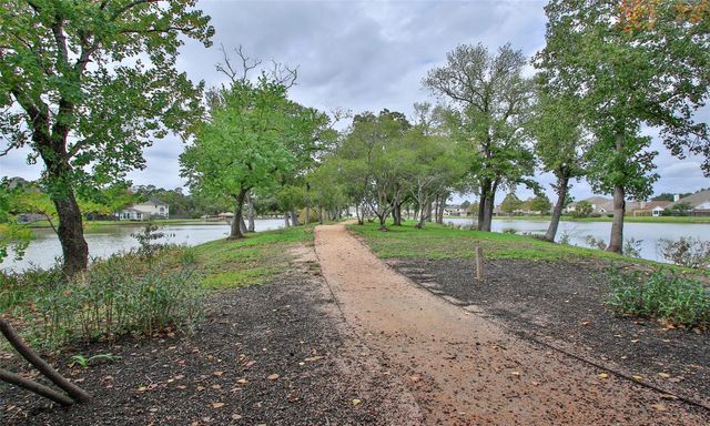8206 Sierra Dawn Drive, Tomball, TX 77375