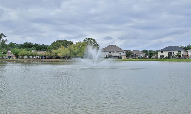 8206 Sierra Dawn Drive, Tomball, TX 77375