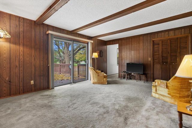 S42W34366 Griffith LANE, Dousman, WI 53118