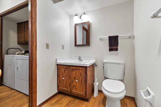 S42W34366 Griffith LANE, Dousman, WI 53118