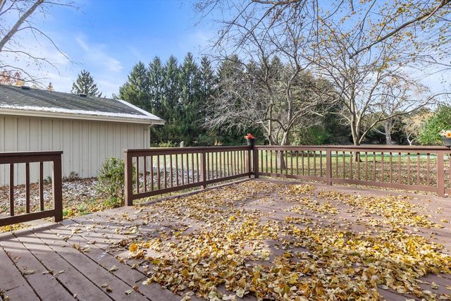 S42W34366 Griffith LANE, Dousman, WI 53118