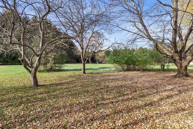 S42W34366 Griffith LANE, Dousman, WI 53118