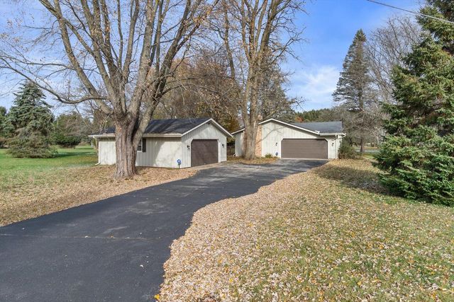 S42W34366 Griffith LANE, Dousman, WI 53118