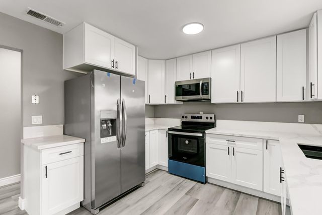 983 Kay St, Olivehurst, CA 95961