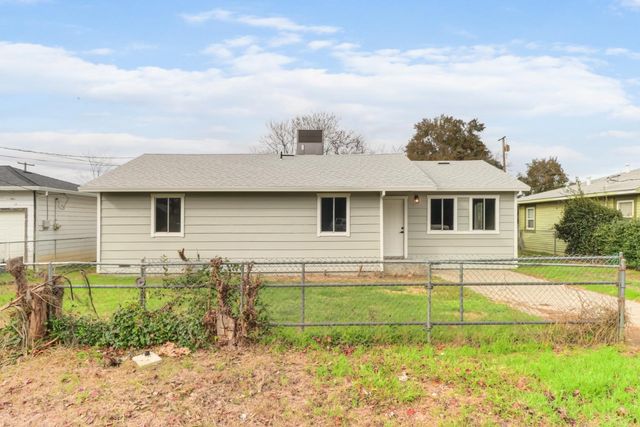 983 Kay St, Olivehurst, CA 95961