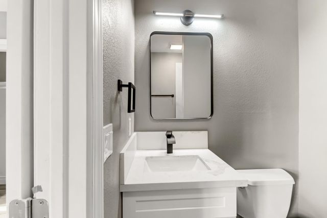 983 Kay St, Olivehurst, CA 95961