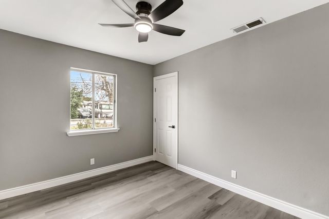 983 Kay St, Olivehurst, CA 95961