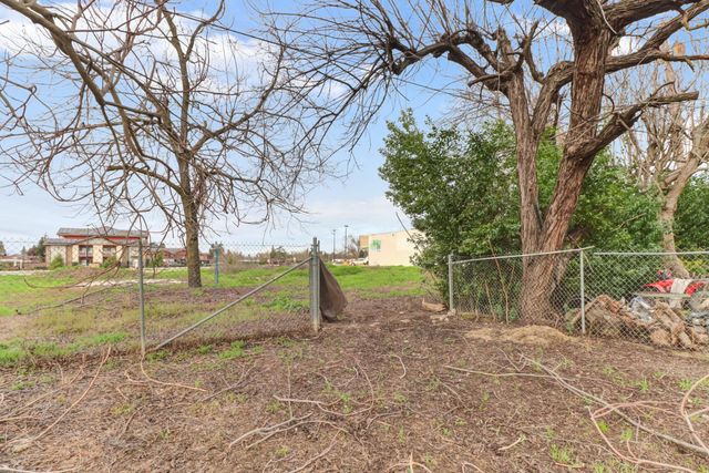 983 Kay St, Olivehurst, CA 95961