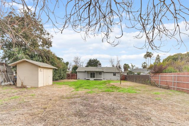 983 Kay St, Olivehurst, CA 95961