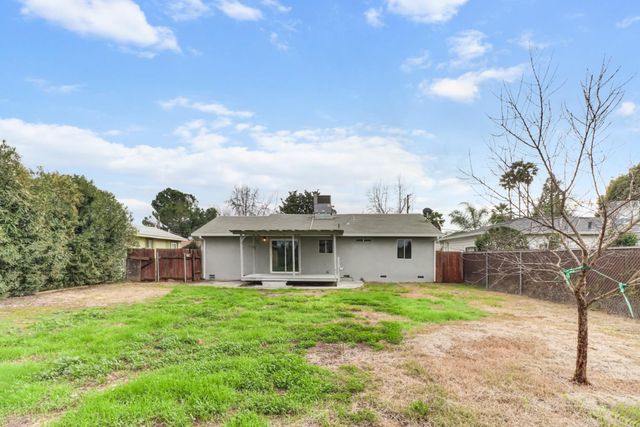 983 Kay St, Olivehurst, CA 95961