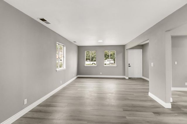 983 Kay St, Olivehurst, CA 95961