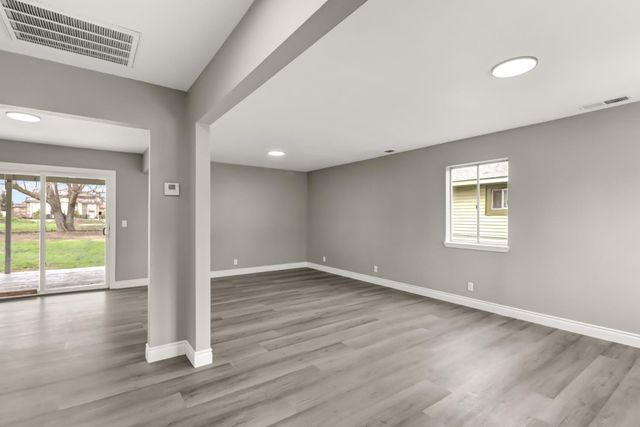 983 Kay St, Olivehurst, CA 95961