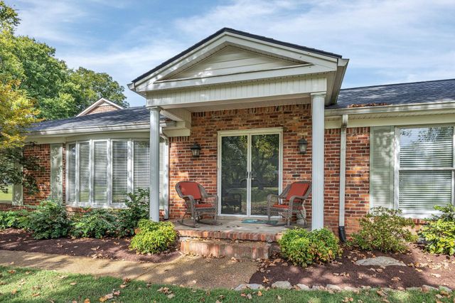 1315 Parker Pl, Brentwood, TN 37027