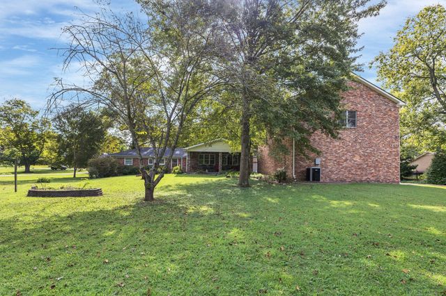 1315 Parker Pl, Brentwood, TN 37027