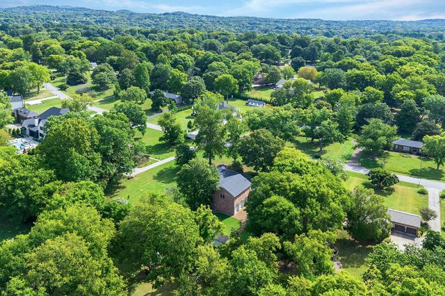 1315 Parker Pl, Brentwood, TN 37027