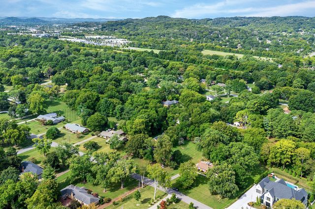 1315 Parker Pl, Brentwood, TN 37027