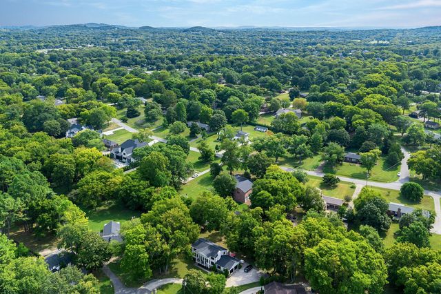 1315 Parker Pl, Brentwood, TN 37027