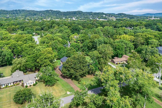 1315 Parker Pl, Brentwood, TN 37027