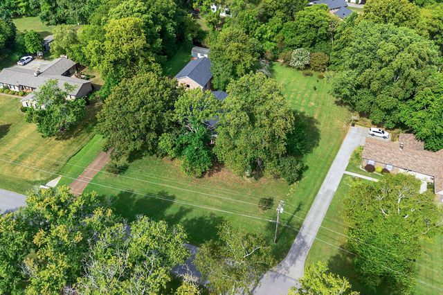 1315 Parker Pl, Brentwood, TN 37027