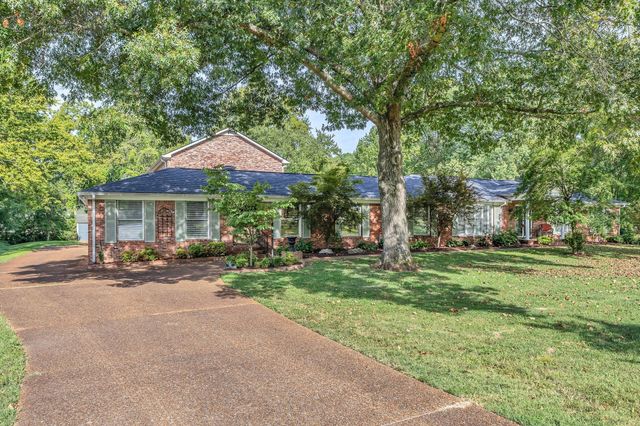 1315 Parker Pl, Brentwood, TN 37027