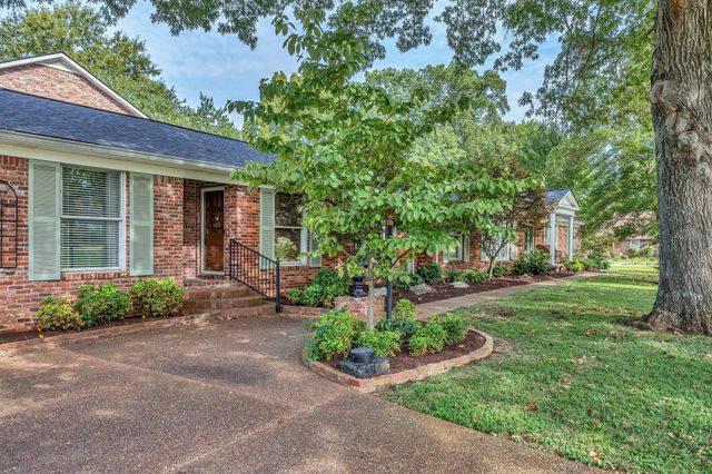1315 Parker Pl, Brentwood, TN 37027