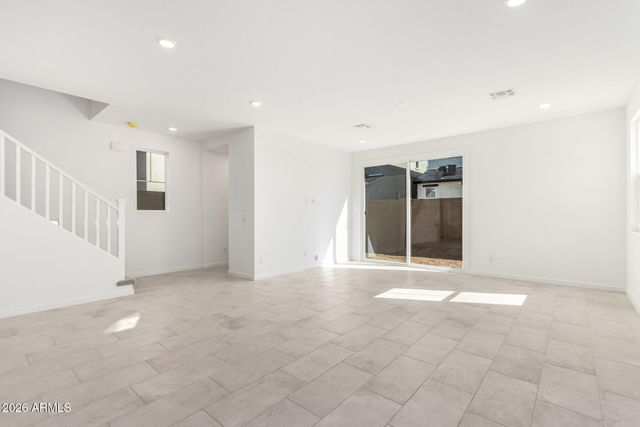 2446 W MAXIMO Way, Phoenix, AZ 85085