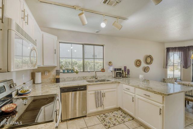 3221 E Blackhawk Drive, Phoenix, AZ 85050