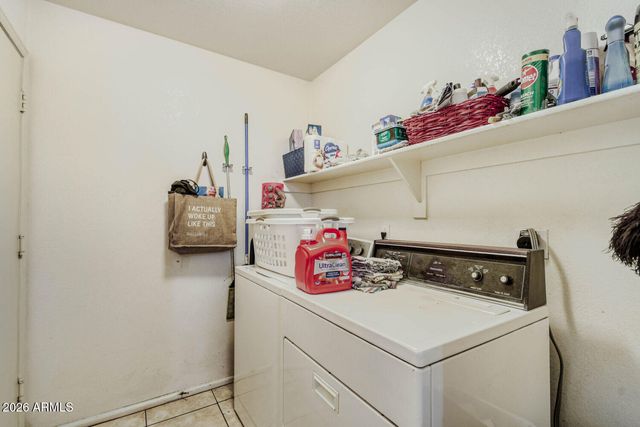 3221 E Blackhawk Drive, Phoenix, AZ 85050