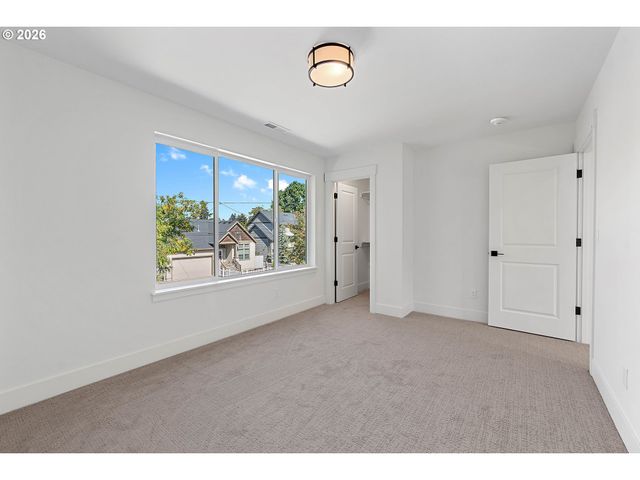 10338 Se RAMONA St, Portland, OR 97266