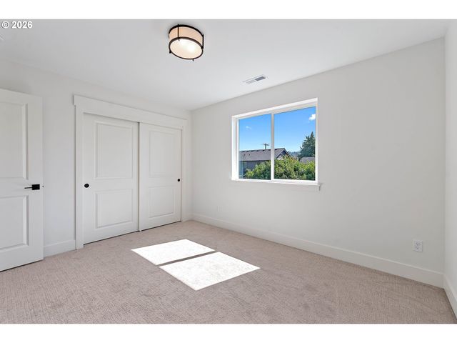 10338 Se RAMONA St, Portland, OR 97266