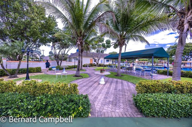 3940 NW 42nd Ave 417, Lauderdale Lakes, FL 33319